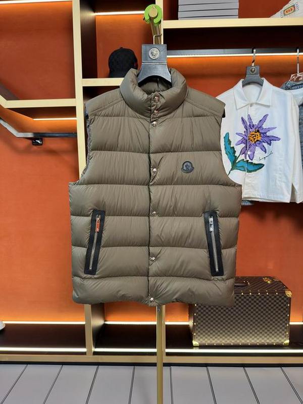 Moncler Men's Outwear 213